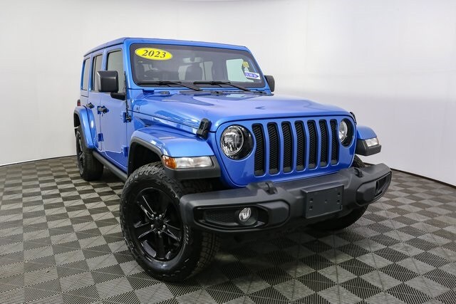 2023 Jeep Wrangler Altitude photo 2