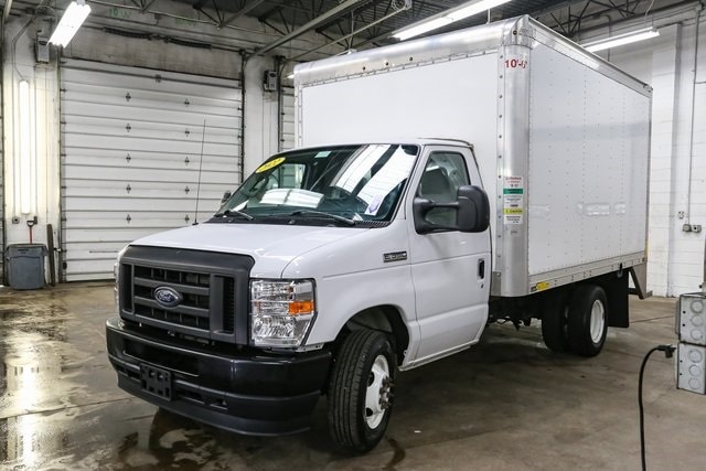 2022 Ford E-350 photo 4