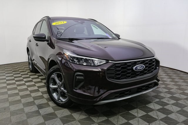 2023 Ford Escape ST-Line photo 2