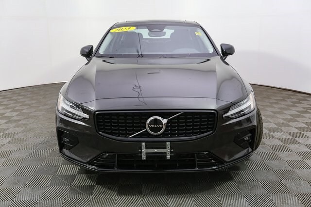 2025 Volvo S60 B5 Core photo 3
