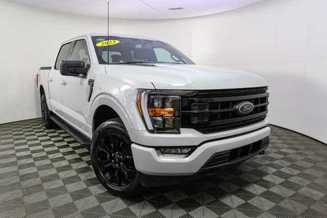 2023 Ford F-150 XLT photo 2