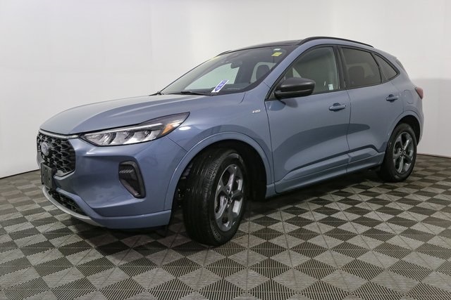 2023 Ford Escape ST-Line photo 4