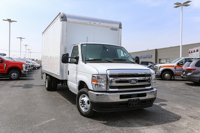 2026 Ford E-450 photo 2