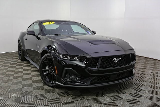 2024 Ford Mustang GT photo 2