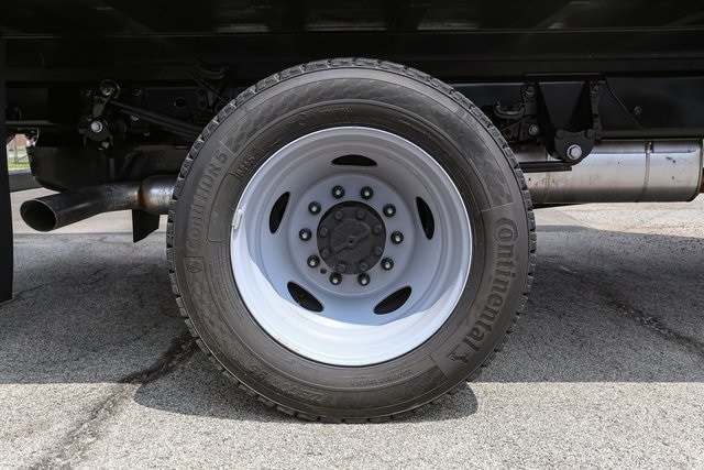 2025 Ford F-550 Super Duty Chassis Cab XL - Photo 14