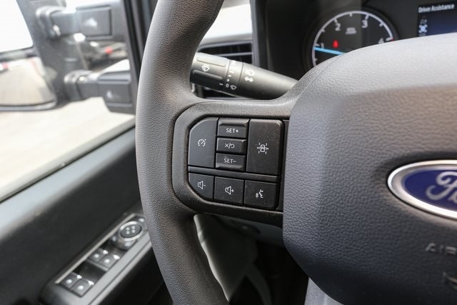 2025 Ford F-350 Super Duty Chassis Cab XL - Photo 27