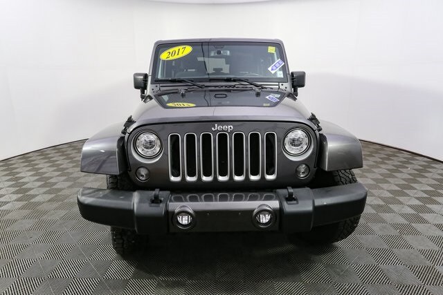 2017 Jeep Wrangler Sahara photo 3