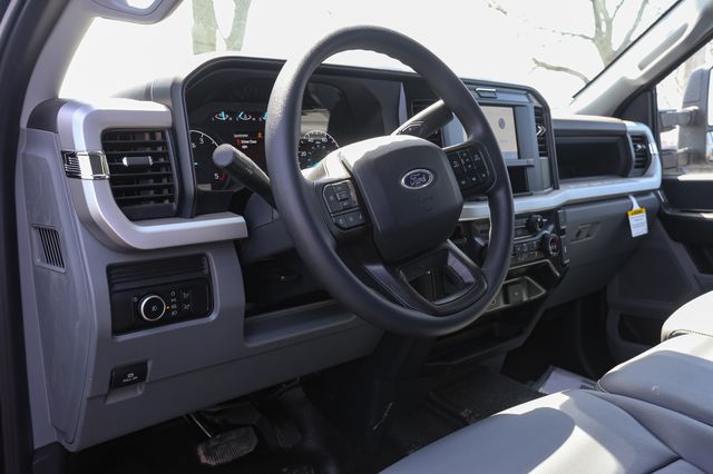 2026 Ford F-350 Super Duty Chassis Cab XL - Photo 17