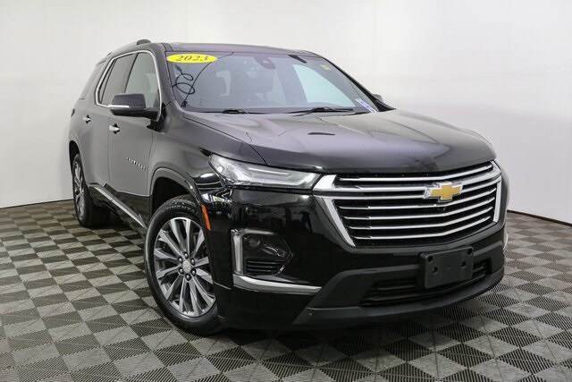 2023 Chevrolet Traverse Premier photo 2