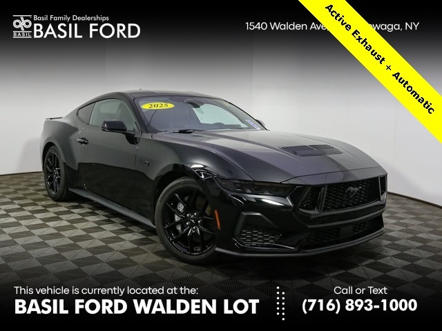 2025 Ford Mustang GT Premium's photo