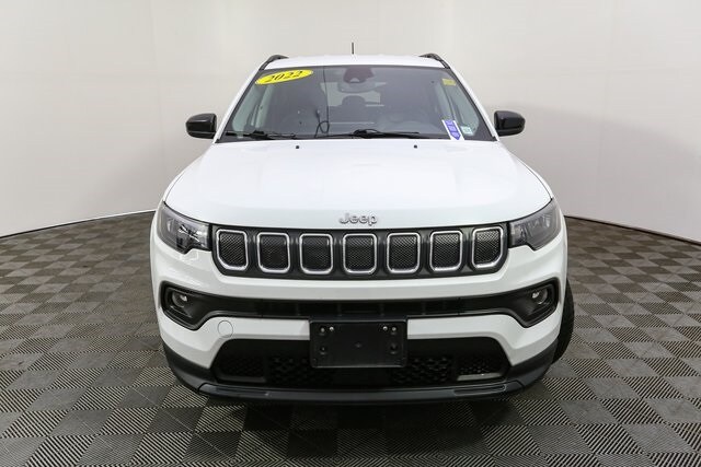 2022 Jeep Compass Latitude photo 3