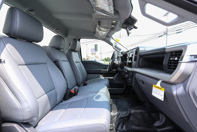 2025 Ford F-550 Super Duty Chassis Cab XL - Photo 15