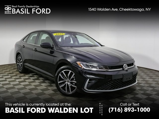 2025 Volkswagen Jetta SE's photo