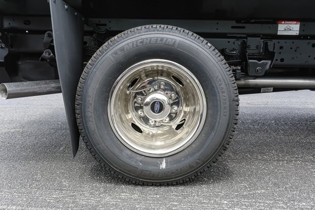 2025 Ford F-350 Super Duty Chassis Cab XL - Photo 14