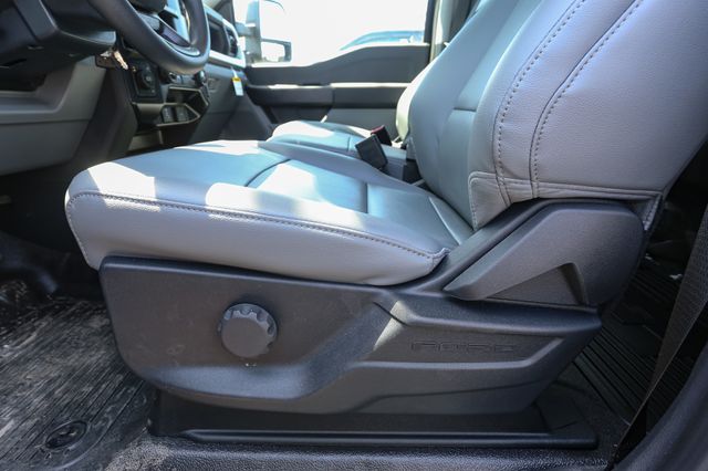 2026 Ford F-350 Super Duty Chassis Cab XL - Photo 33