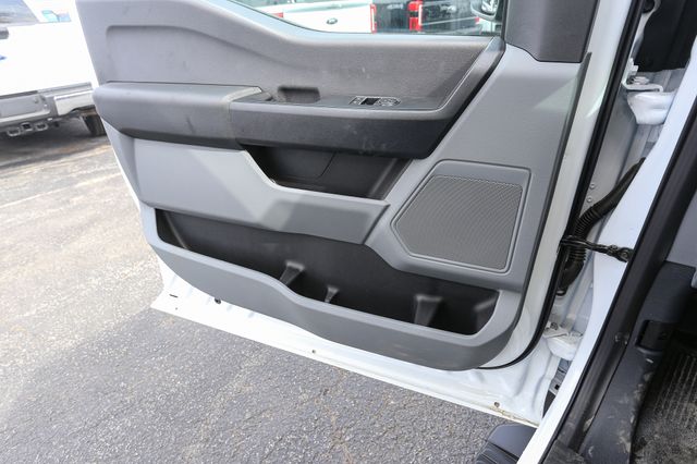 2025 Ford F-550 Super Duty Chassis Cab XL - Photo 32