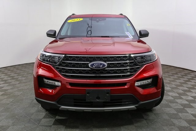 2023 Ford Explorer XLT photo 3