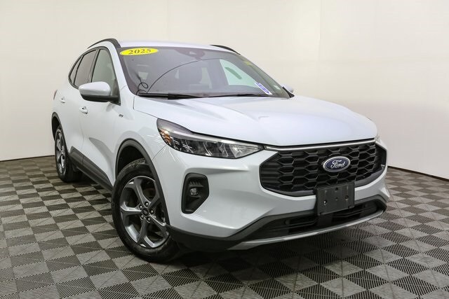 2025 Ford Escape ST-Line Select photo 2