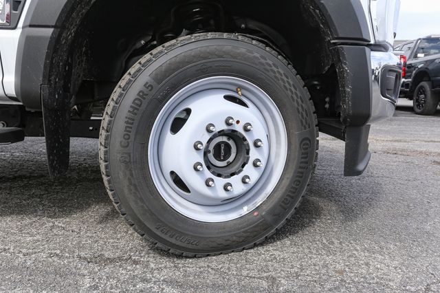 2025 Ford F-550 Super Duty Chassis Cab XL - Photo 13