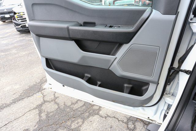 2025 Ford F-450 Super Duty Chassis Cab XL - Photo 33