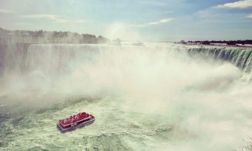 boat ride thru Niagra Falls