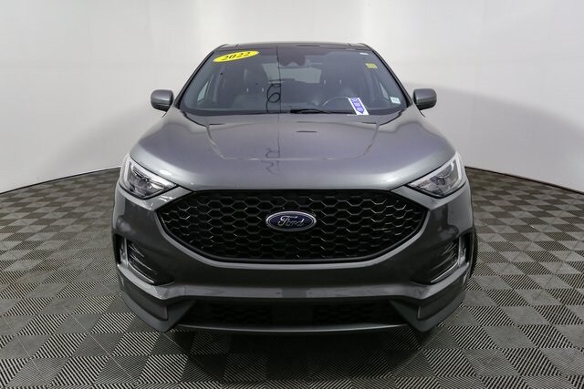 2022 Ford Edge ST photo 2