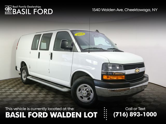 2024 Chevrolet Express 2500 Work Van HD's photo