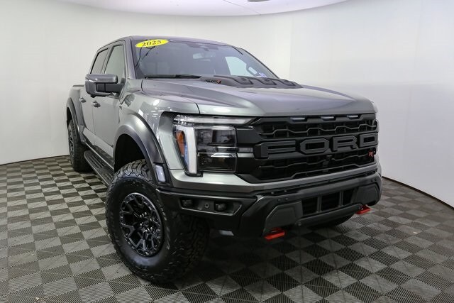 2025 Ford F-150 Raptor photo 2
