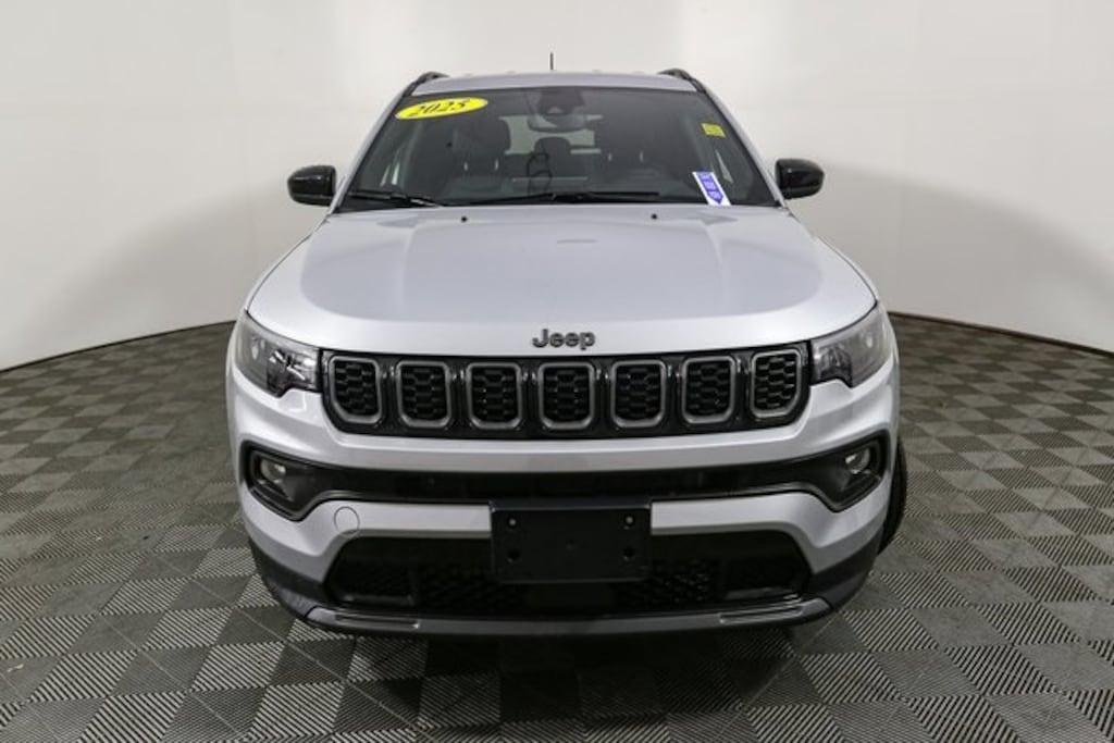 Used 2025 Jeep Compass Latitude SUV