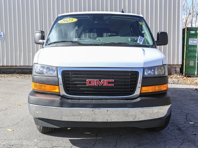 2025 Gmc Savana 3500 LT photo 3