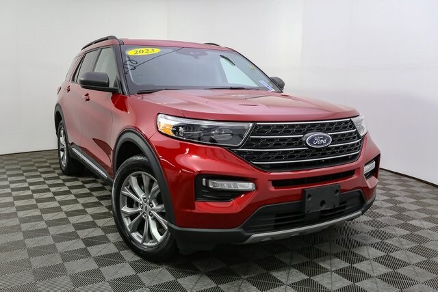 2023 Ford Explorer XLT photo 2