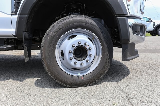 2025 Ford F-550 Super Duty Chassis Cab XL - Photo 13