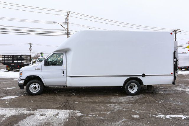 2026 Ford E-Series Cutaway Base - Photo 6