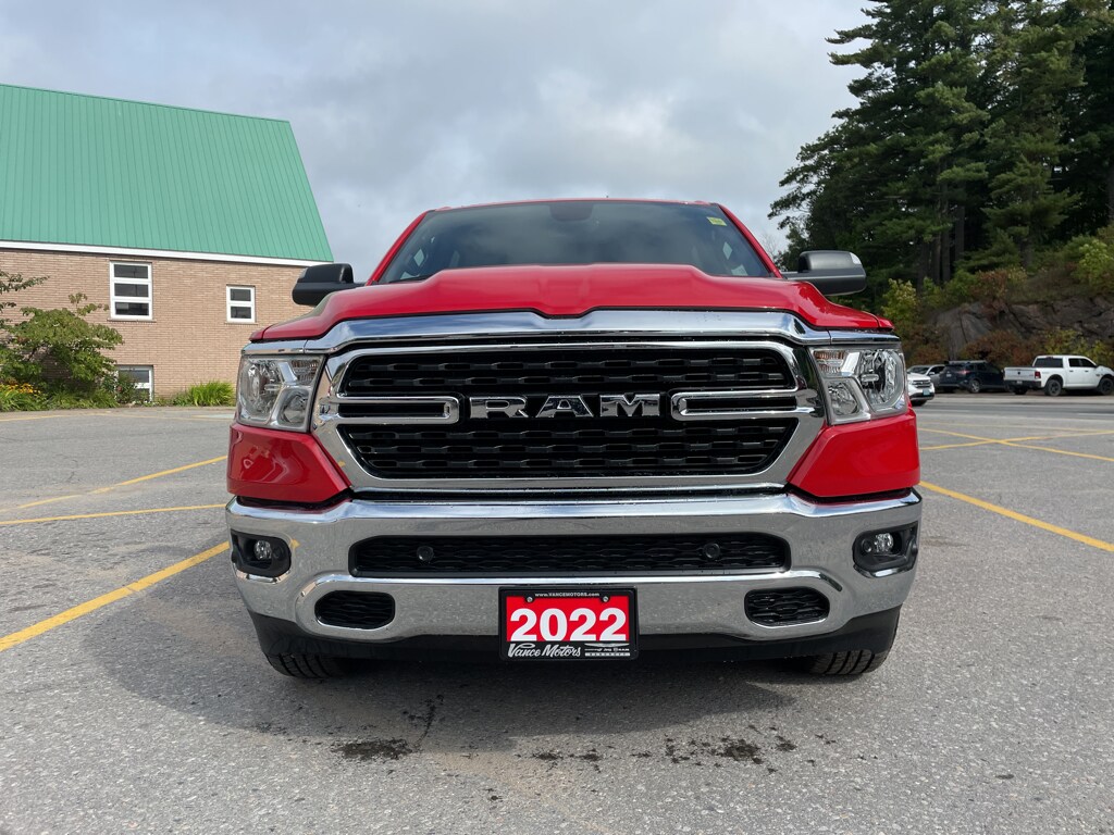 New 2022 Ram Big Horn 4x4...V8*HTD SEATS*NAV! 4x4 Crew Cab 144.5 in. WB
