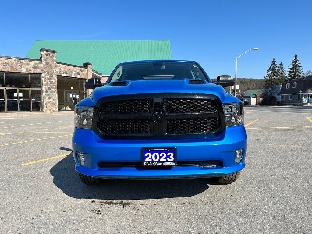 New 2023 Ram Night Edition Sub Zero 4x4...V8*BEDLINER*HTD SEATS 4x4 Crew Cab 5.6 ft. box 140 in. WB