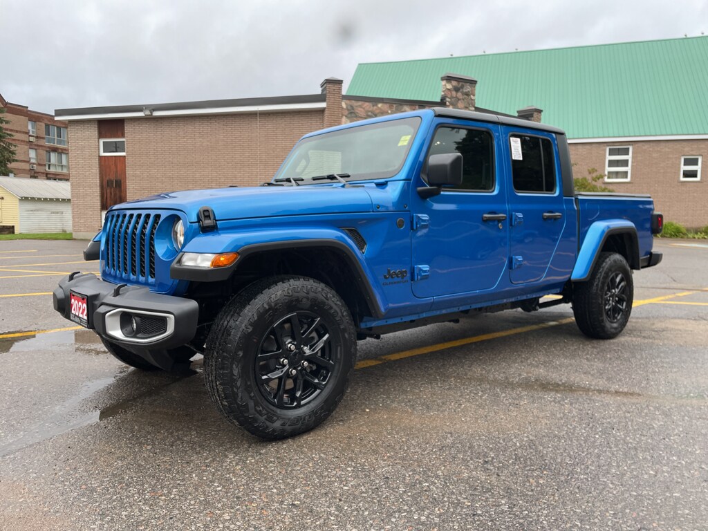 Used 2022 Jeep Sport S 4x4...V6*HTD SEATS*SUNRIDER HARD TOP! Truck Crew Cab