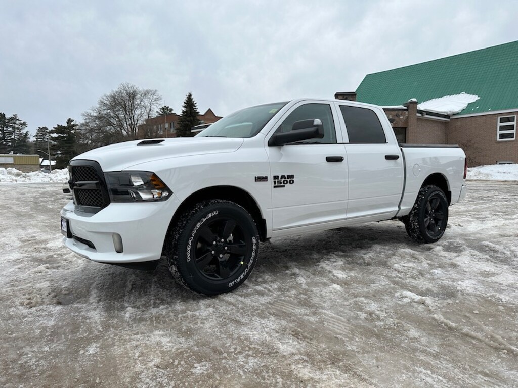 New 2023 Ram Night Edition Sub Zero 4x4...HTD SEATS*V8*BEDLINER 4x4 Crew Cab 5.6 ft. box 140 in. WB