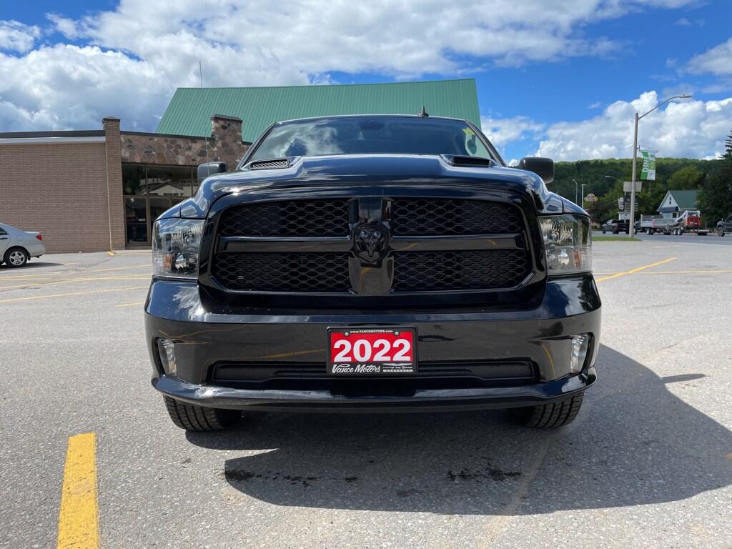 New 2022 Ram Night Edition 4x4...V8*BEDLINER*TOW! 4x4 Crew Cab 5.6 ft. box 140 in. WB