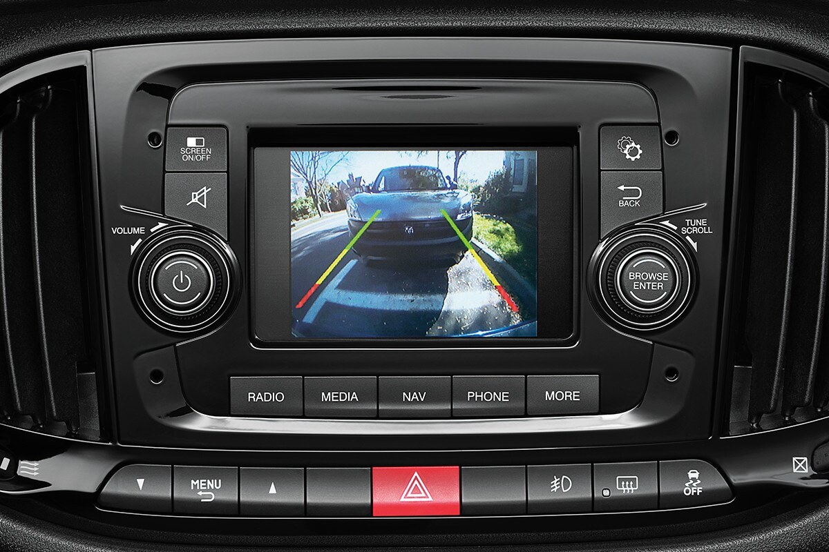 Ram_ProMasterCity_2018_InteriorTechnology_PARKING_ASSISTANCE_dc11b298a800cbffc20c9091a78c2f45-desktopRetina.jpg