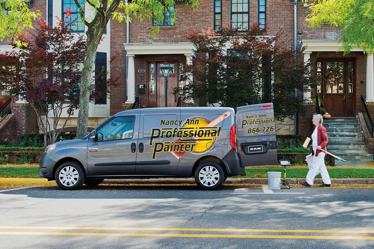 Ram_ProMaster_2018_Feature_RPC15US4_157_v02_7af02cae9ca649a887727da4abf8e364-desktopRetina.jpg