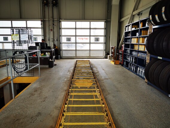 Quick Lube Oil Change Services In Cochrane Alberta Cochrane Chrysler Dodge Jeep Ram