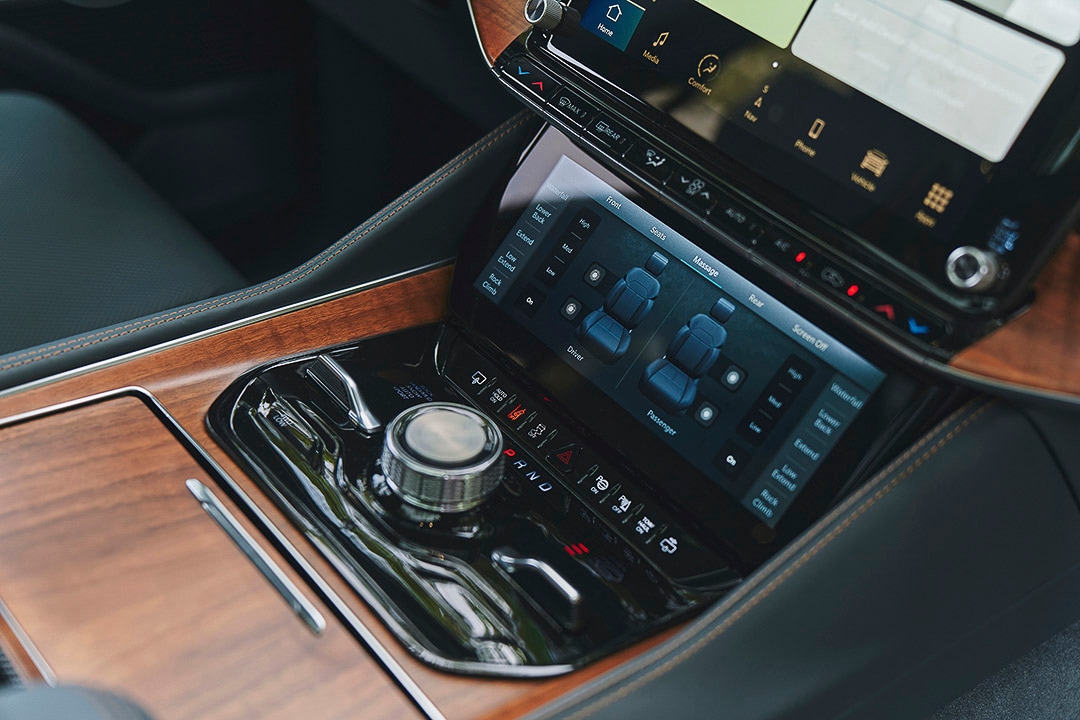 Center console of the 2022 Jeep Grand Wagoneer diffusing its technologies