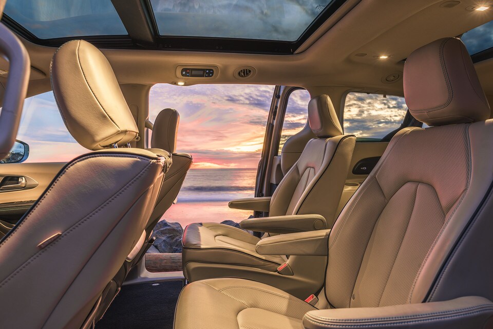 habitacle de la Chrysler Pacifica Hybride 2020