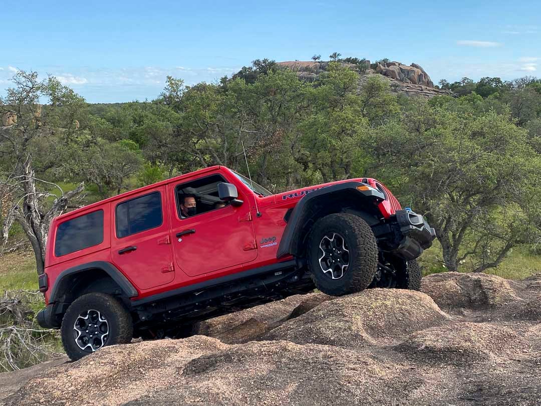 vue latérale du Jeep Wrangler Rubicon 4xe 2022