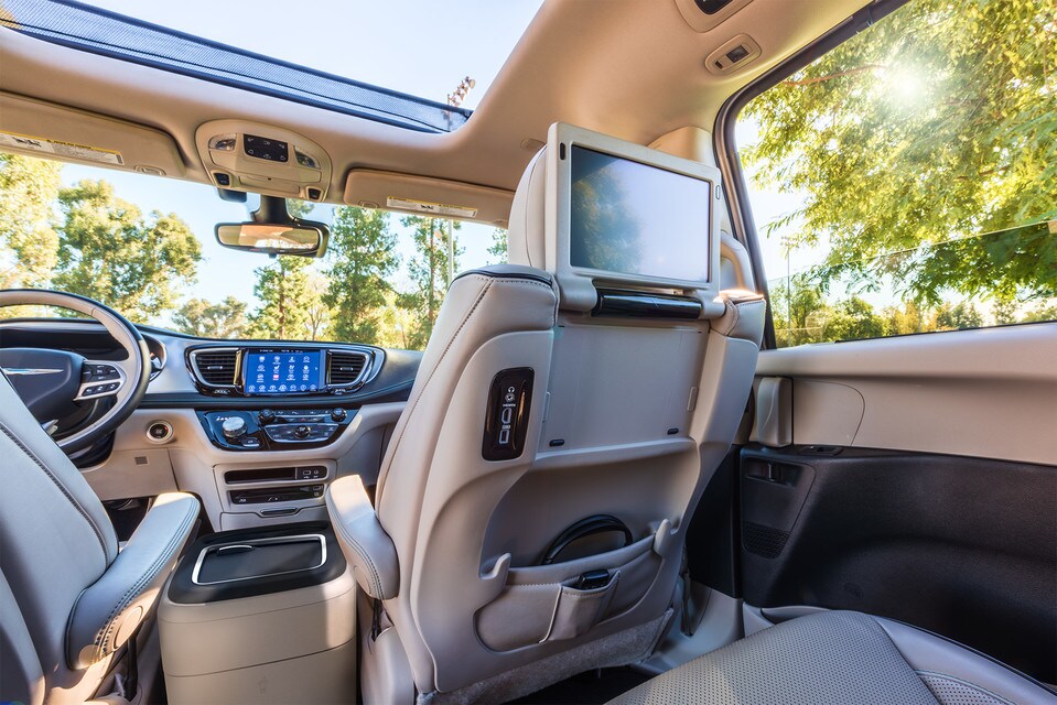 2020 Chrysler Pacifica Hybrid - Interior