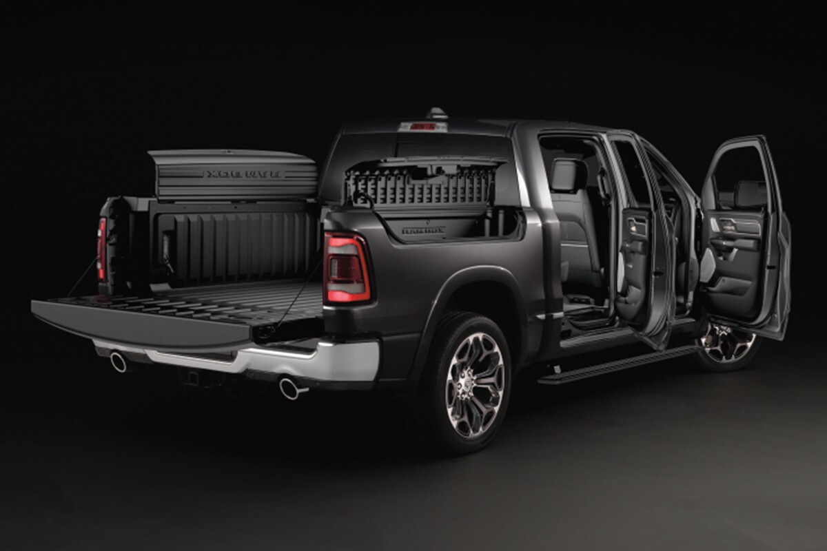 ram-1500-2019-exterior-running-side-boards_c7af5287179827a2d9a2720d699fe4a7-desktopRetina.jpg