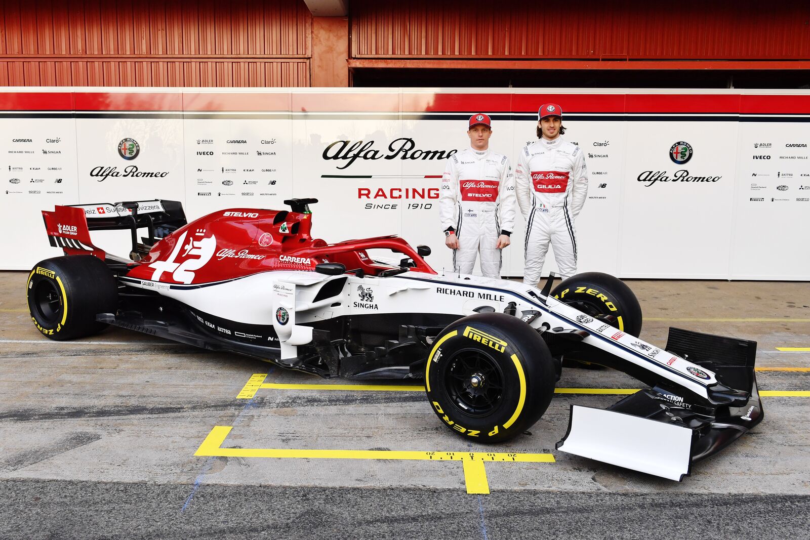 large-Alfa-Romeo-Racing-C38-Car-Reveal-2.jpg