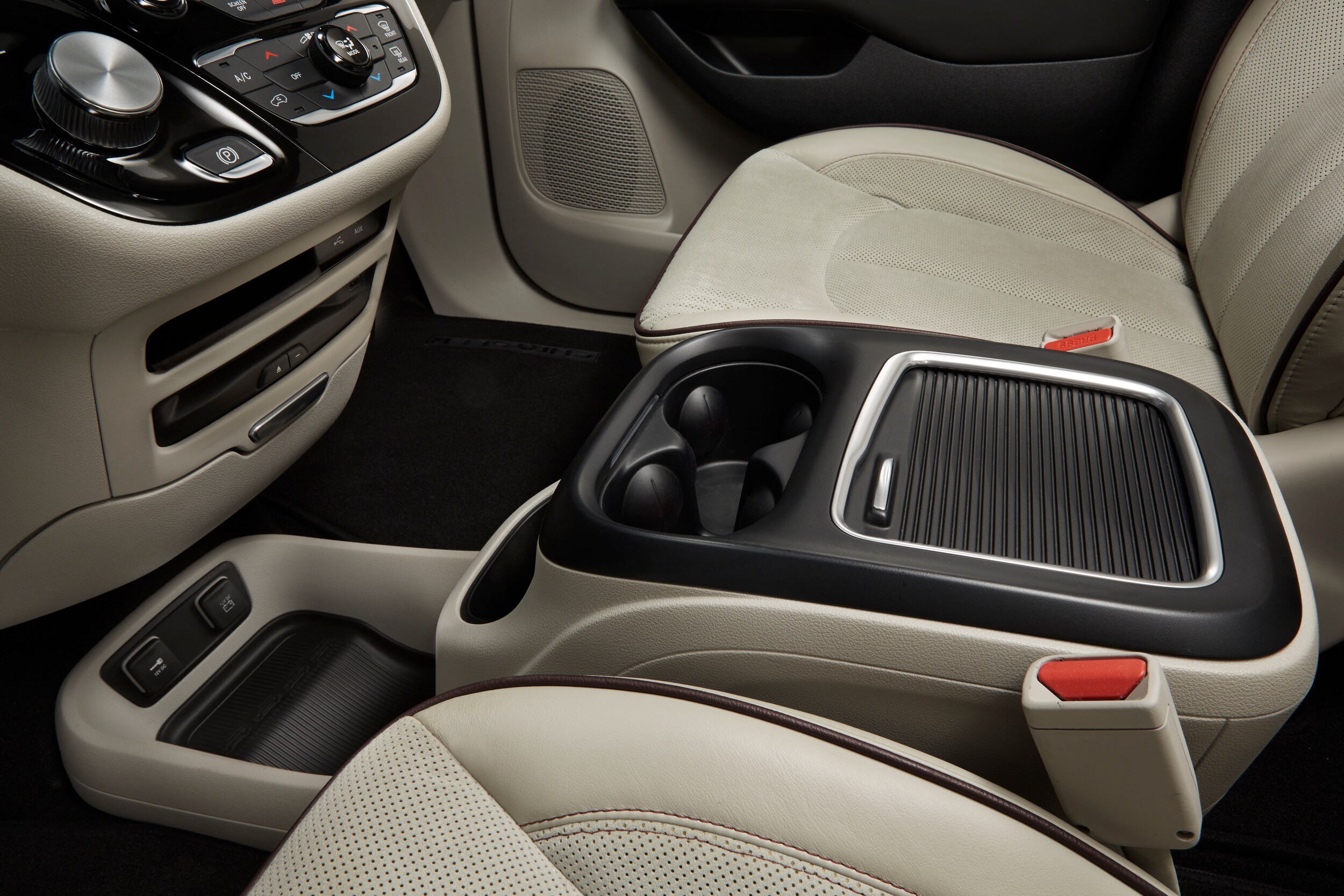 2017 Chrysler Pacifica
Interior Tan 2.jpg