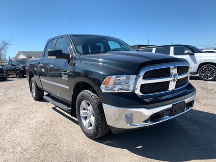 2016 Ram 1500 SLT|LUXURY GROUP|PROTECTION GROUP|BOX LIGHTING| 4x4 Quad Cab 6.3 ft. box 140 in. WB for sale in Leamington, ON Black Forest Green Pearl