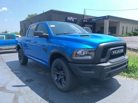 2021 Ram 1500 Classic Warlock 4x4 Crew Cab 5.6 ft. box 140 in. WB for sale in Leamington, ON Hydro Blue Pearl